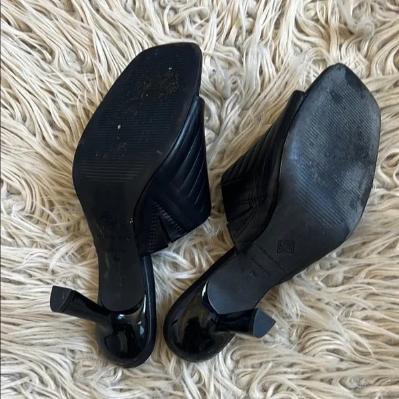 Elegant Black Heeled Mules - Picture 4 of 13